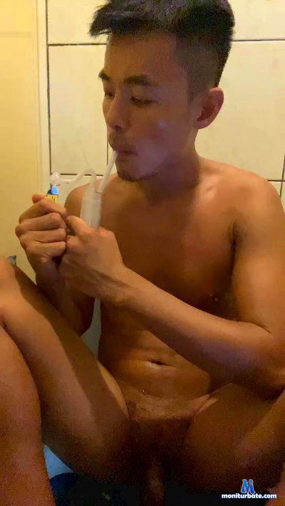 ddtyhhhj cam4 gay performer from Taiwan, Province of China  