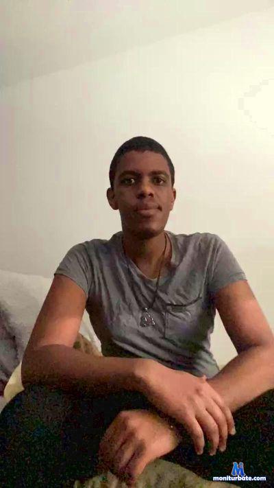 Prue_eurp cam4 gay performer from French Republic chill dance rollthedice fun dial 