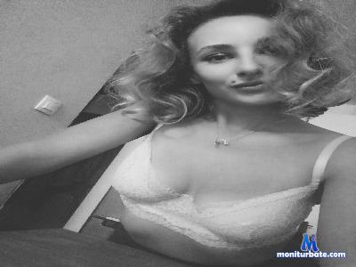 MarilynBeauty cam4 straight performer from United States of America  
