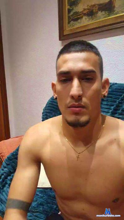 Andrewxxx9 cam4 straight performer from Kingdom of Spain amateur pornstar gamer cum striptease masturbation 