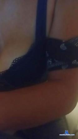 lina972 cam4 live cam performer profile