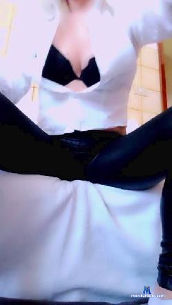 piccolatua2 cam4 live cam performer profile