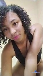 Laillah cam4 livecam show performer room profile