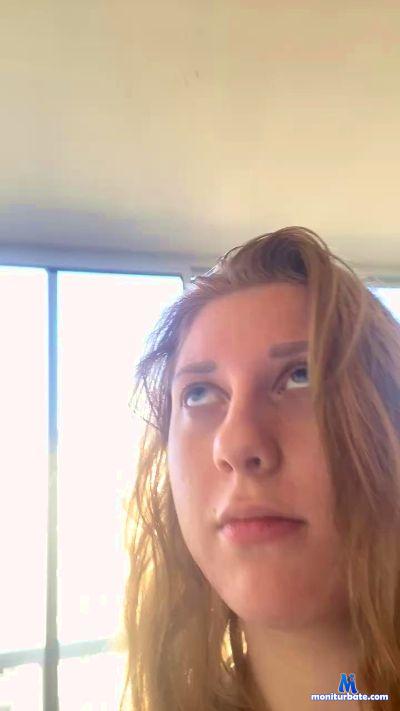 Alisaplevat cam4 bisexual performer from Kingdom of Sweden  