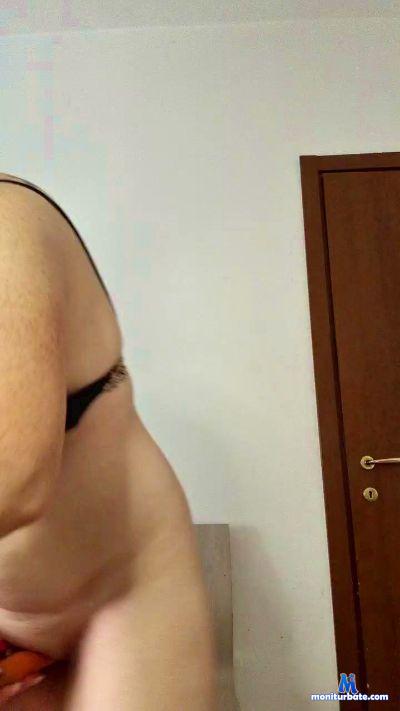 Hot_Nadine cam4 bisexual performer from Republic of Italy  
