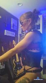 TiffyRae cam4 livecam show performer room profile
