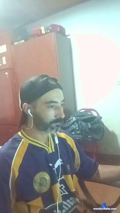 Fedeho cam4 bicurious performer from Argentine Republic  