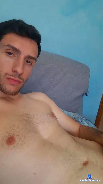 Cazzolargo01 cam4 bisexual performer from Republic of Italy  