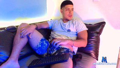 manmil_hot cam4 gay performer from Republic of Italy  