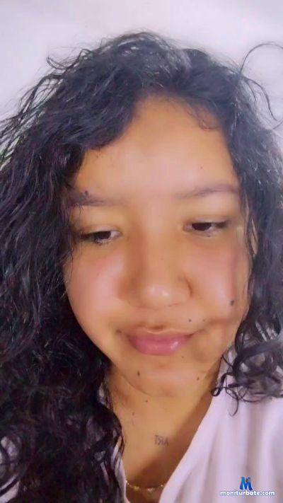 giaknoxz cam4 bisexual performer from Republic of Colombia  