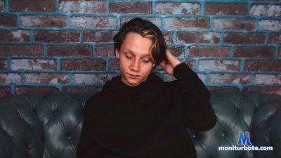 Niky_neal cam4 bisexual performer from Republic of Estonia  