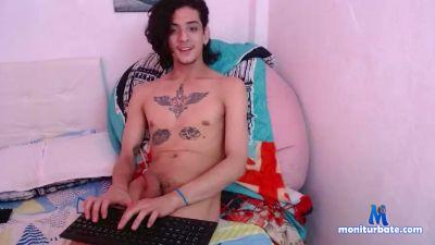 den_shatoroft cam4 bicurious performer from Republic of Colombia  