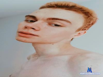 jacobthomsonn cam4 bisexual performer from United Kingdom of Great Britain & Northern Ireland blowjob pee deepthroat smoke striptease redhead masturbation 