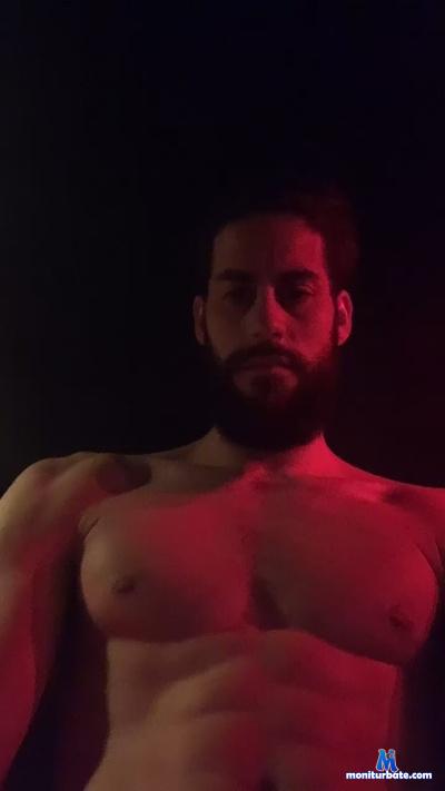letriangle75 cam4 gay performer from French Republic  