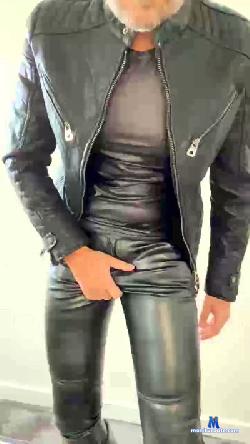 Hugocuir64 cam4 live cam performer profile