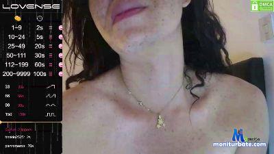 Deesiren cam4 bisexual performer from United States of America cute pornstar 
