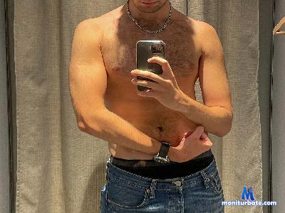 danicanfora99 cam4 bisexual performer from Republic of Italy  