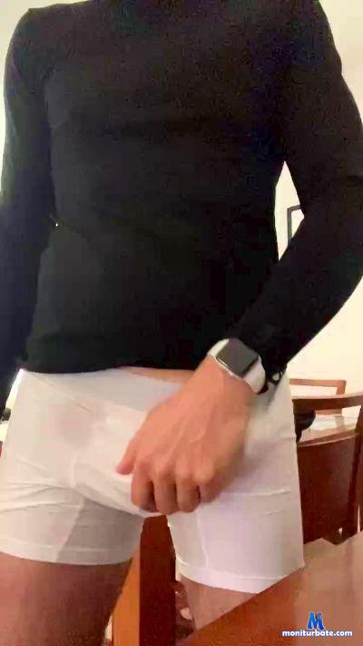 starbucks_1 cam4 unknown performer from Portuguese Republic  