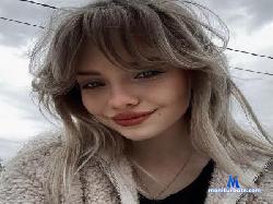 DareleneBride cam4 live cam performer profile