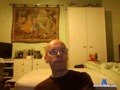 slaveboyexposi1 cam4 gay performer from Federal Republic of Germany  