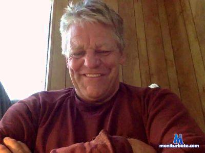 analhappyxxx cam4 bicurious performer from United States of America  
