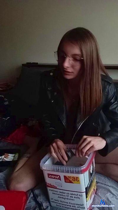lolavice cam4 straight performer from French Republic  