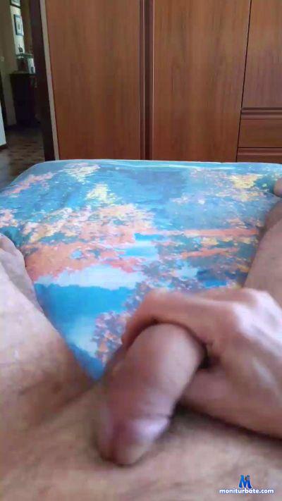 Gubi53 cam4 gay performer from Republic of Italy  
