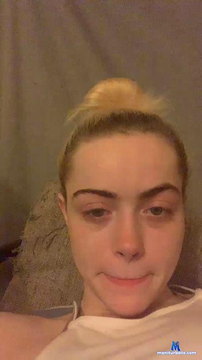 Sexycamgirl5 cam4 straight performer from United Kingdom of Great Britain & Northern Ireland feet 