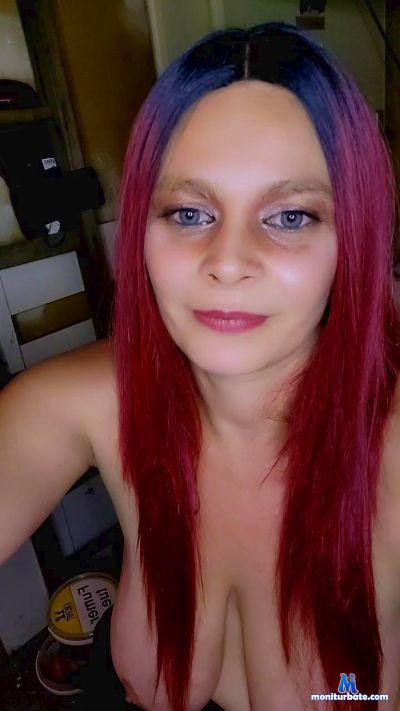 Chippie77 cam4 bisexual performer from French Republic  