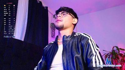 isaac_saenz cam4 bisexual performer from Republic of Colombia C2C anal milk ass amateur cum masturbation 