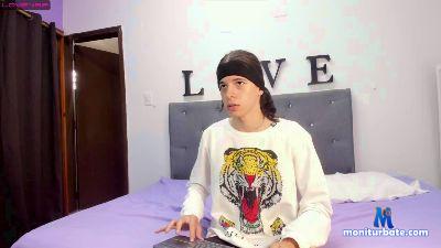 noah_blue cam4 bicurious performer from Republic of Colombia spanking pornstar amateur C2C masturbation ass cum 