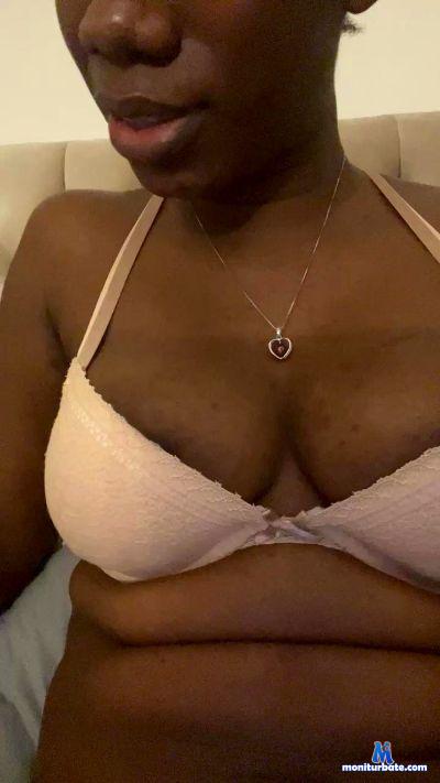 Maliabeille cam4 bisexual performer from French Republic striptease cute pussy ass spanking feet lesbian 