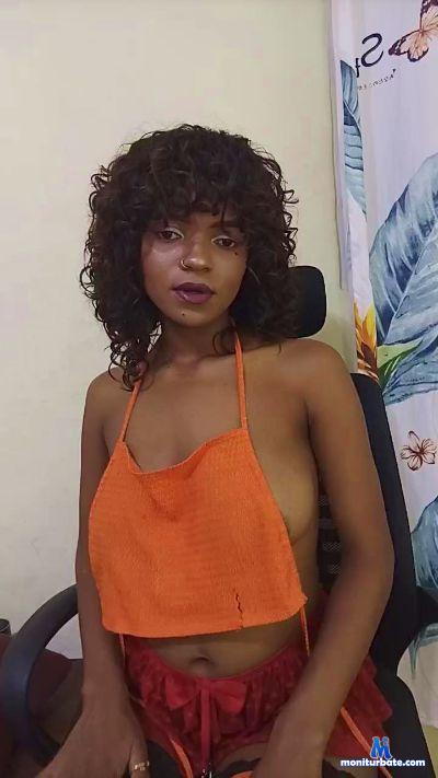 Vallilla cam4 straight performer from Republic of Madagascar  