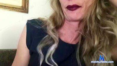 millyladivina cam4 bisexual performer from Republic of Italy  
