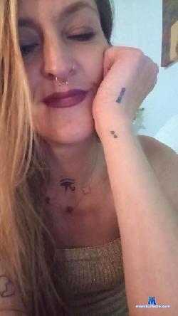 cristal24xxx cam4 live cam performer profile