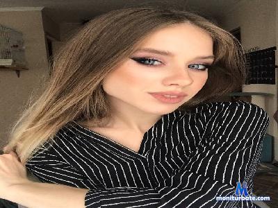 SusannaSantoro cam4 straight performer from United States of America C2C ass schoolgirl smoke gamer spanking cute 