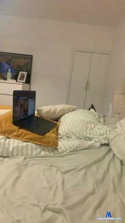 Stevo69 cam4 bisexual performer from United Kingdom of Great Britain & Northern Ireland  