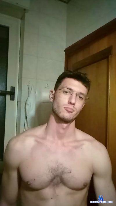 Ggiova cam4 bisexual performer from Republic of Italy  