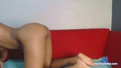 MainChick696 cam4 straight performer from United States of America  