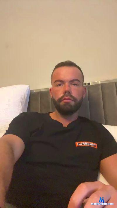 Wesley95UK cam4 bicurious performer from United Kingdom of Great Britain & Northern Ireland  