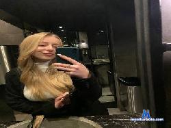 LovelyBlondee cam4 live cam performer profile