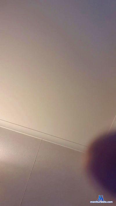 Eightinchonc cam4 bisexual performer from New Zealand  