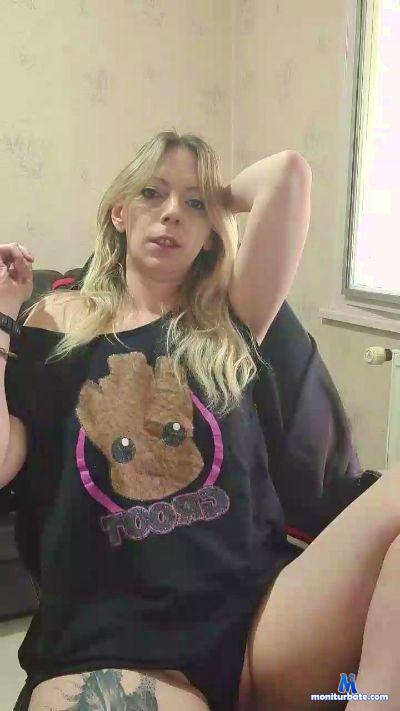 lachoseapoker cam4 bicurious performer from French Republic  