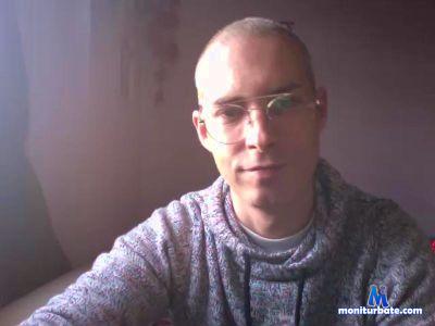 yosemite83 cam4 straight performer from Kingdom of Spain  