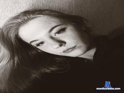 BridgetBenskin cam4 bisexual performer from United States of America feet spanking cute 