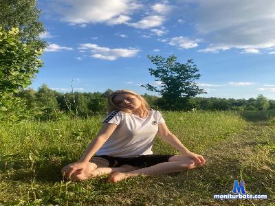 DarelHerricks cam4 bicurious performer from French Republic masturbation ass cute schoolgirl striptease cosplay spanking 