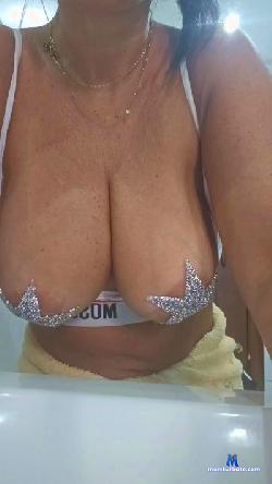 Azzurra1984 cam4 live cam performer profile