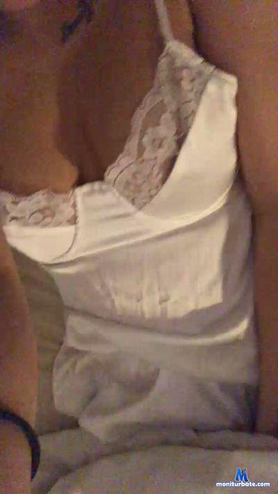 HunnyBabe cam4 bisexual performer from United States of America  