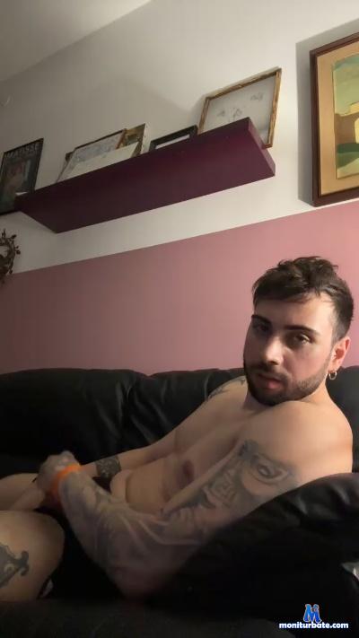 Zanis01 cam4 bisexual performer from Republic of Italy amateur gay man striptease bdsm cum 