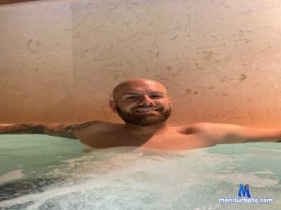 coccodrillo95 cam4 straight performer from Republic of Italy  